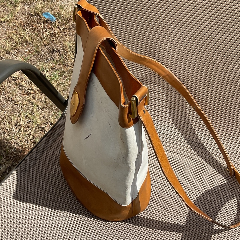 Gucci Elegant Tan and Cream shoulder Bag - Picture 6 of 12